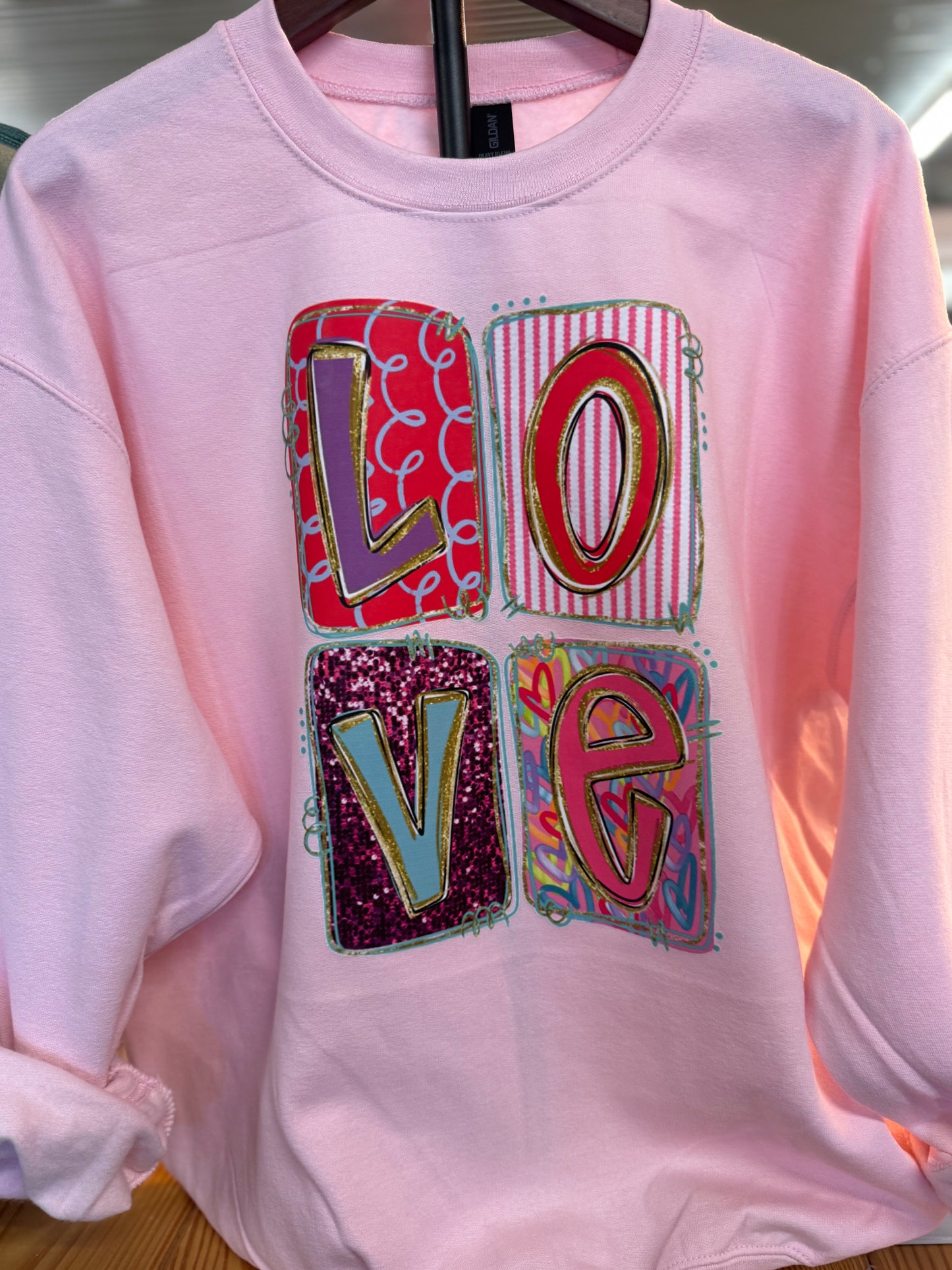 Love Gildan pink sweatshirt